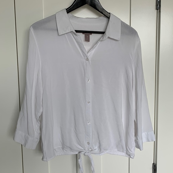 Chico’s White Button Down Front Tie 3/4 Sleeve Blouse - Picture 2 of 14
